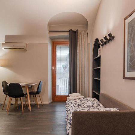 Familia Apartaments - 048 By Happyhostorino Exterior photo